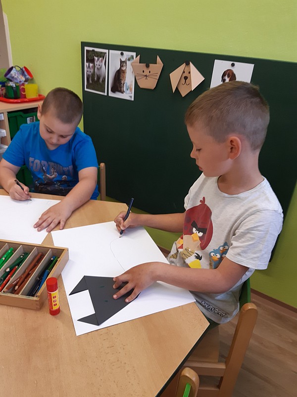 Za zvířátky na dvoreček