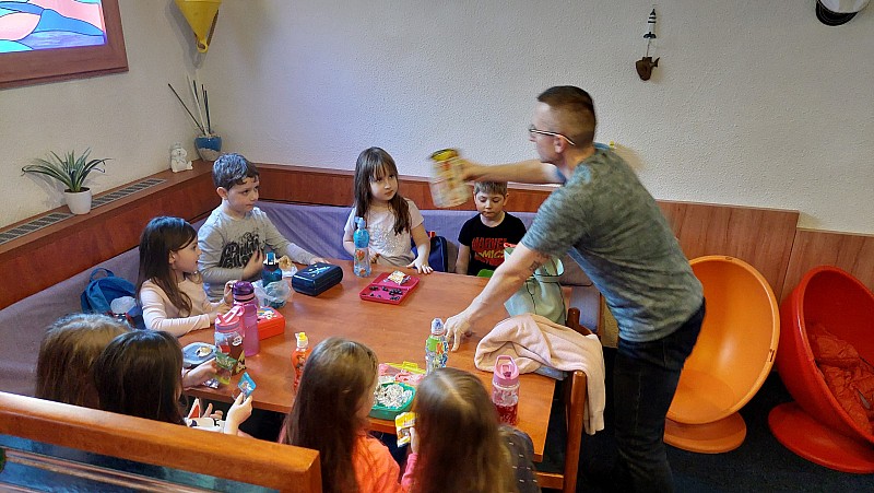 NAŠI PLAVÁČCI- 6. LEKCE PLAVECKÉ ŠKOLIČKY- "LOUČENÍ S LAGUNOU..."