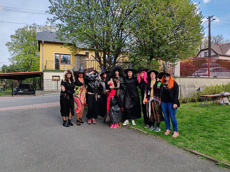 HON NA ČARODĚJNICE A ČARODĚJE! 