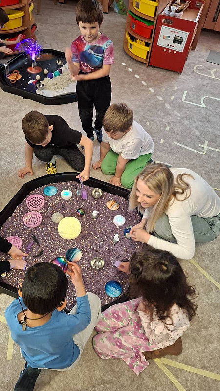 Smyslohrátky u Žabiček- VESMÍR