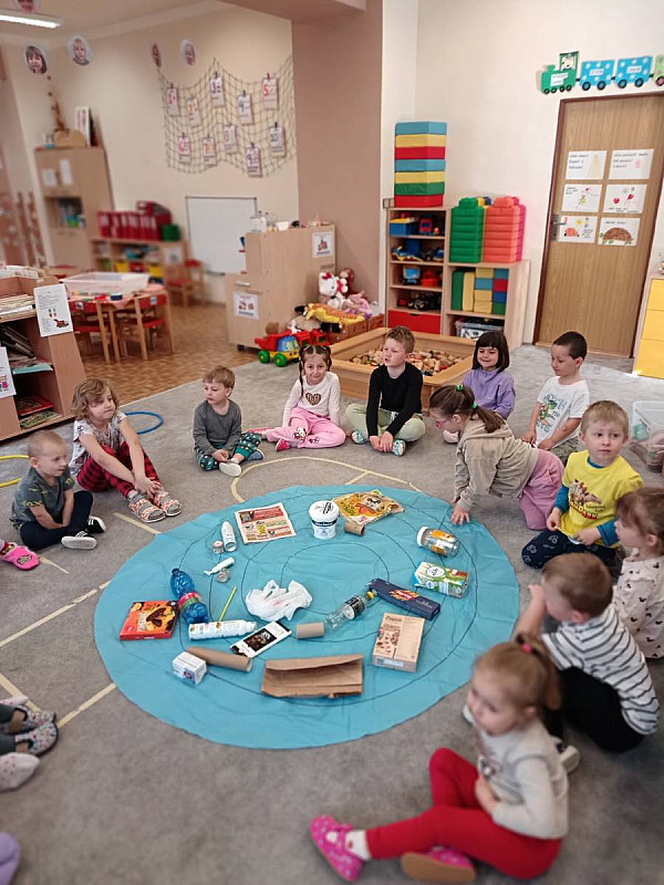 Motýlci třídí odpady 