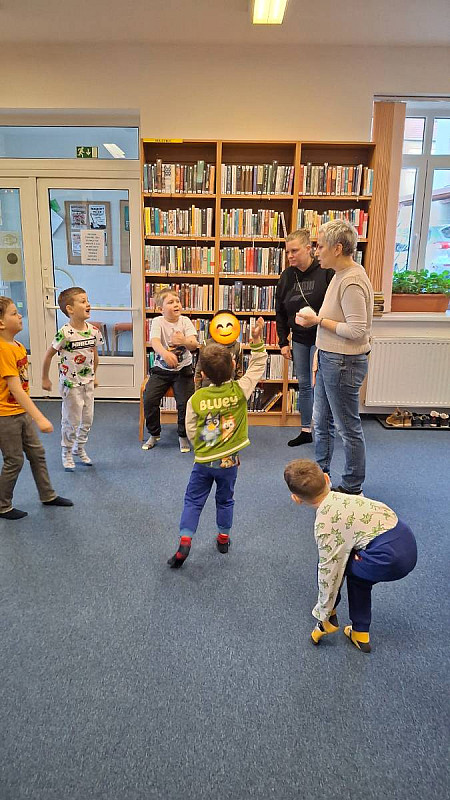 Hádej, jak moc tě mám rád (Žabičky v knihovně)