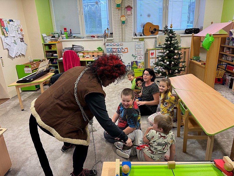 Návštěva Mikuláše, anděla a čerta