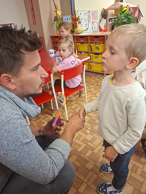 NĚKDO MÁ NAROZENINY...HONZÍK 