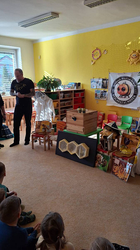 Povídání o včelách