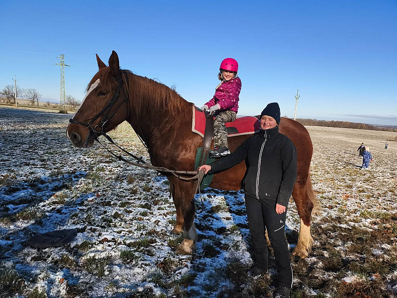 Čtyřnohá kamarádka Nelinka v naší školce