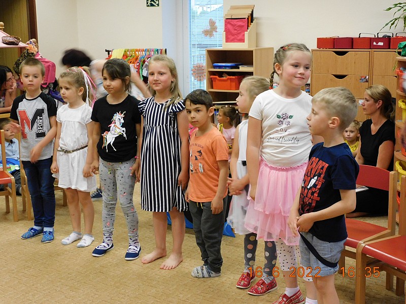 PASOVÁNÍ MOTÝLKŮ NA ŠKOLÁKY