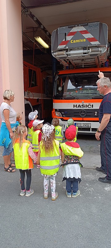 Koťátka na návštěvě Hasičské stanice Vítkov